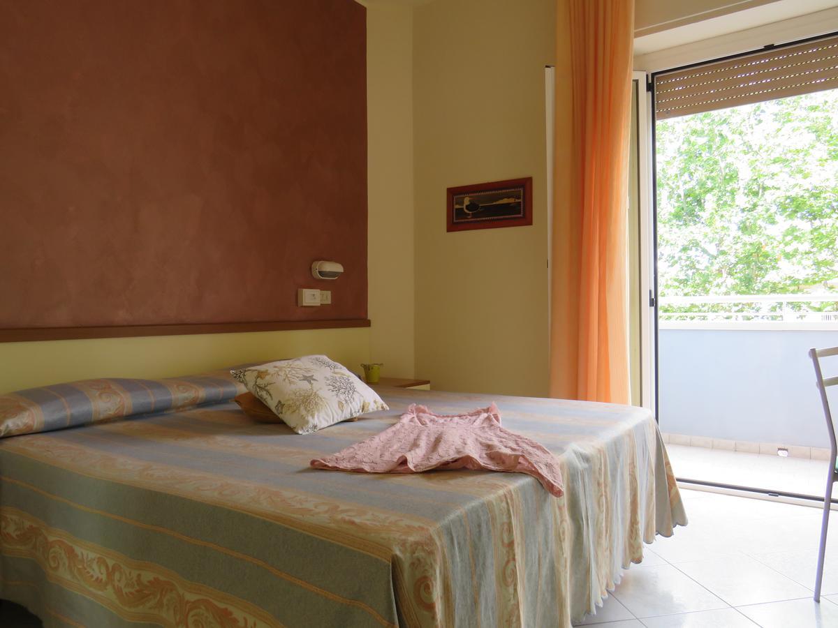 Hotel Solidea Rimini Exterior foto